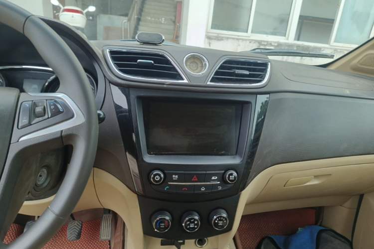 Used Wuling Hongguang 2016 1.5L S1 Deluxe Model China V-standard Audio And AC Panel