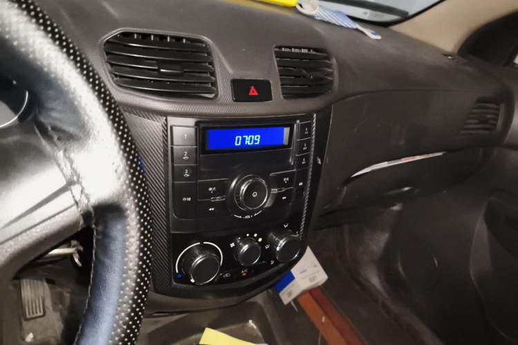Used Wuling Hongguang 2016 1.5L Restyled S Comfort Version Audio And AC Panel
