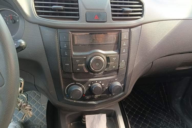 Used Wuling Hongguang 2016 1.5L S Comfort Version Audio And AC Panel