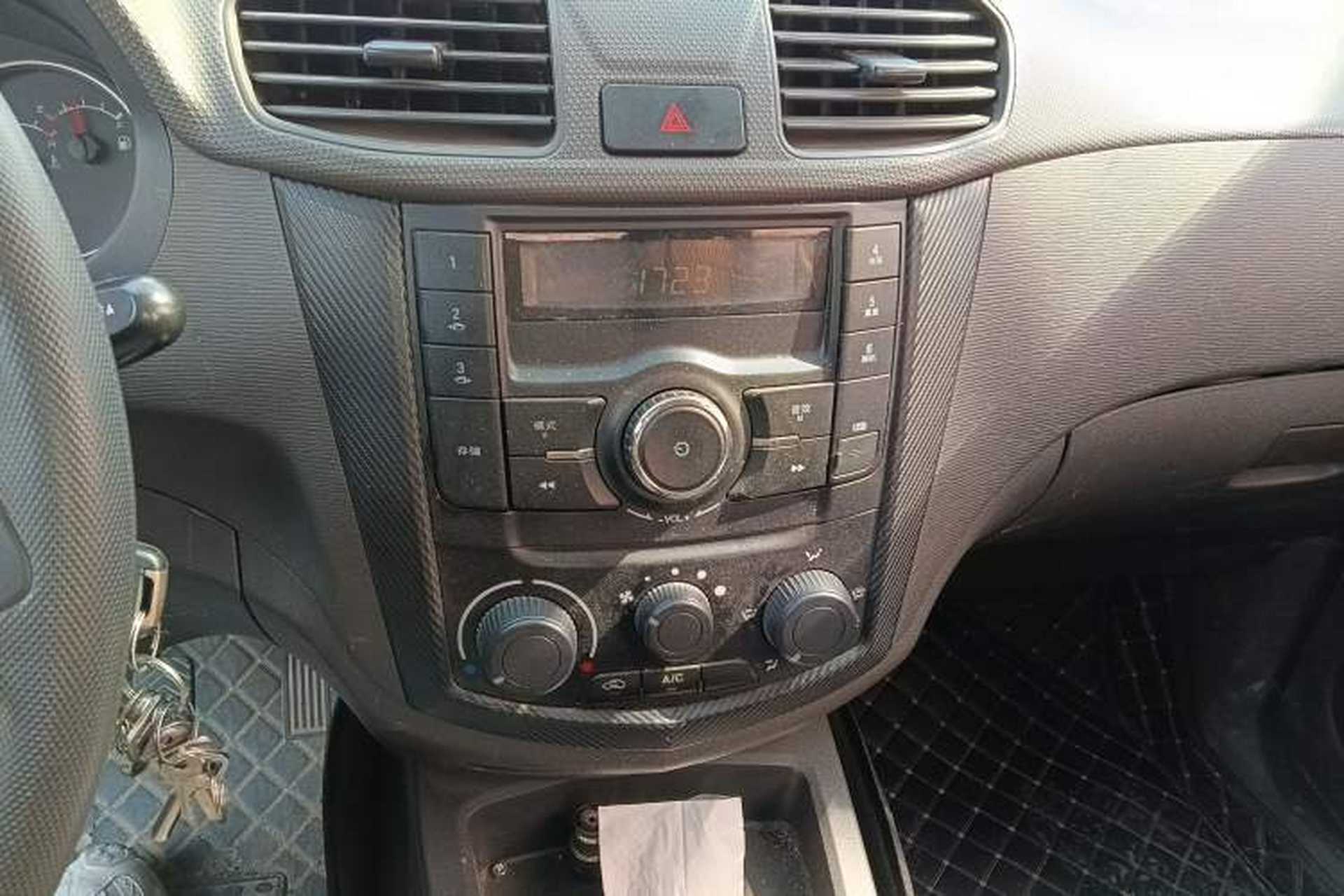 Used Wuling Hongguang 2016 1.5L S Comfort Version Audio And AC Panel