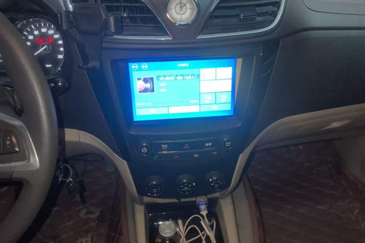 Used Wuling Hongguang 2016 1.5L S1 Deluxe Model China V-standard Audio And AC Panel