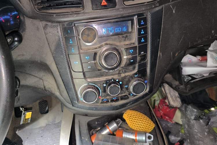 Used Wuling Hongguang 2016 1.5L S Comfort Version Audio And AC Panel