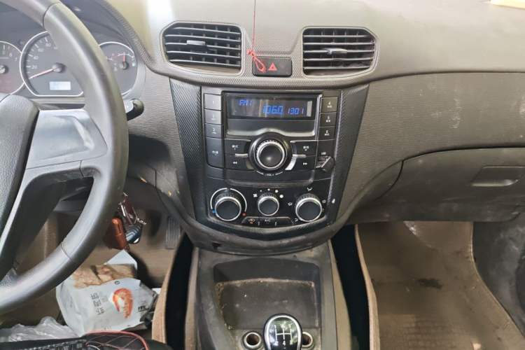 Used Wuling Hongguang 2016 1.5L S Comfort Version Audio And AC Panel
