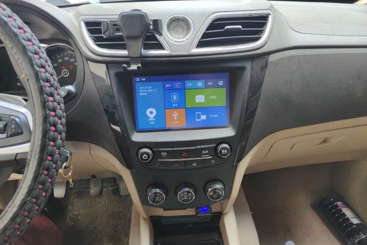Used Wuling Hongguang 2016 1.5L S1 Deluxe Model China V-standard Audio And AC Panel