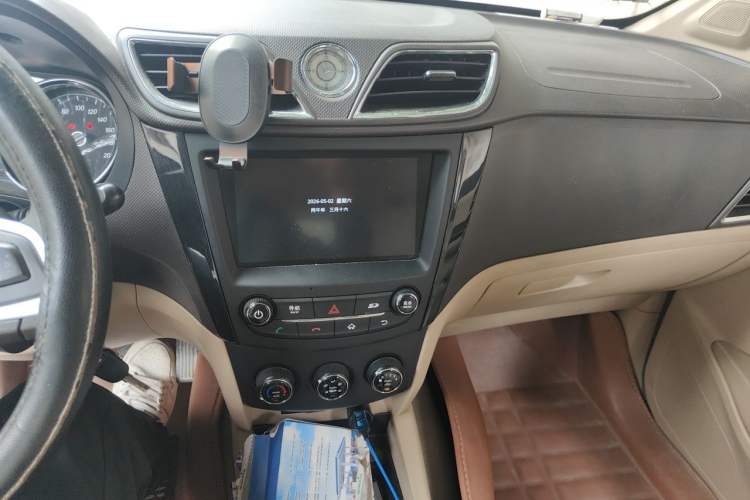 Used Wuling Hongguang 2016 1.5L S1 Deluxe Model China V-standard Audio And AC Panel