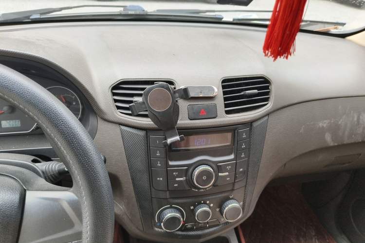 Used Wuling Hongguang 2016 1.5L Restyled S Comfort Version Audio And AC Panel