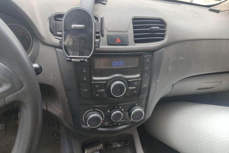 Used Wuling Hongguang 2016 1.5L Restyled S Comfort Version Audio And AC Panel