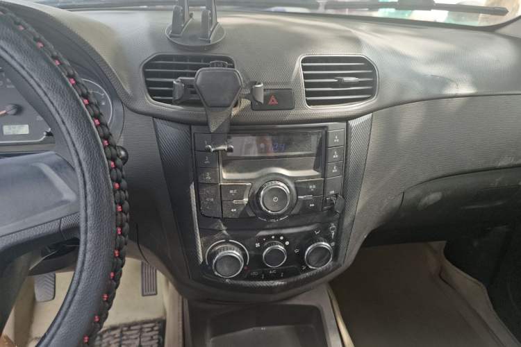 Used Wuling Hongguang 2016 1.5L Restyled S Comfort Version Audio And AC Panel