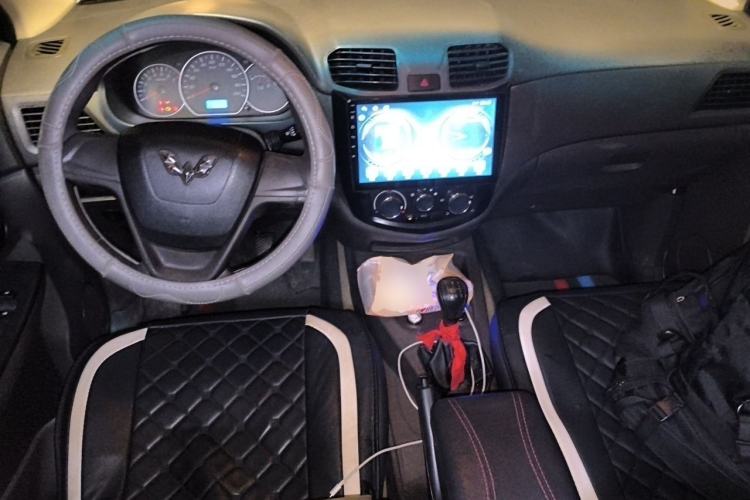 Used Wuling Hongguang 2016 1.5L Restyled S Comfort Version Center Console