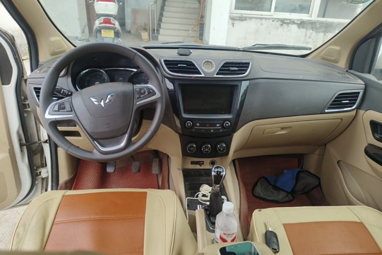 Used Wuling Hongguang 2016 1.5L S1 Deluxe Model China V-standard Center Console