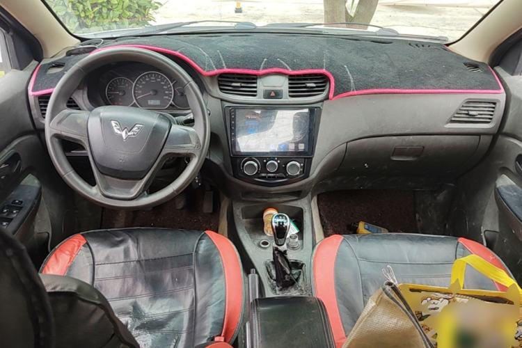 Used Wuling Hongguang 2016 1.5L S Comfort Version Center Console