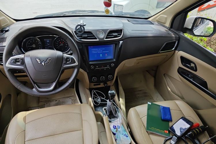 Used Wuling Hongguang 2016 1.5L S1 Deluxe Model China V-standard Center Console