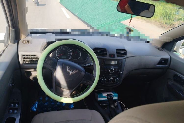 Used Wuling Hongguang 2016 1.5L S Comfort Version Center Console
