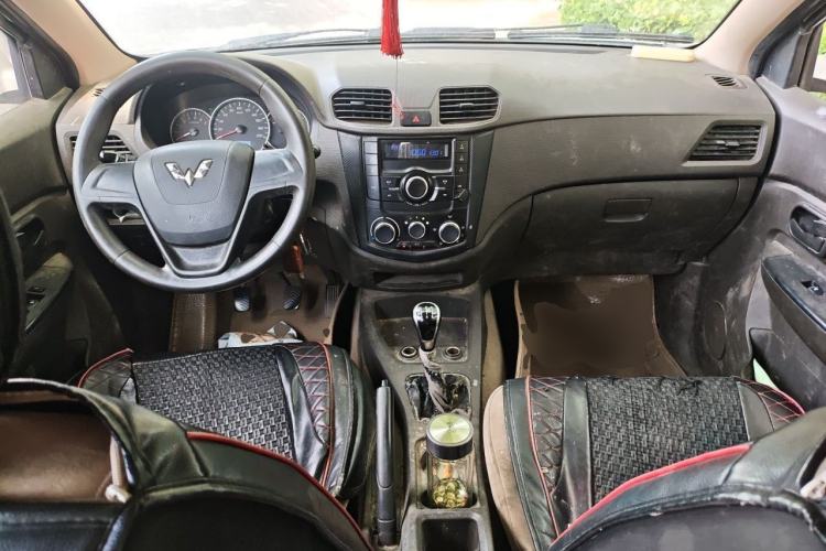 Used Wuling Hongguang 2016 1.5L S Comfort Version Center Console