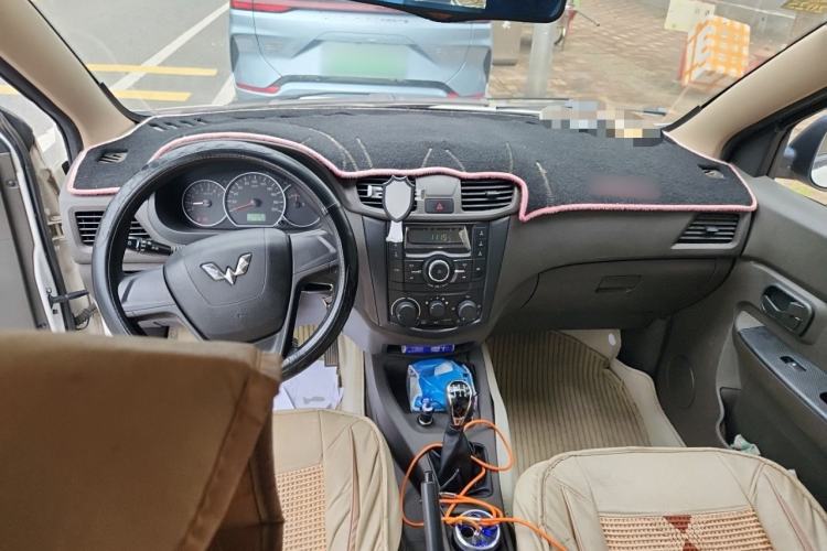 Used Wuling Hongguang 2016 1.5L Restyled S Comfort Version Center Console