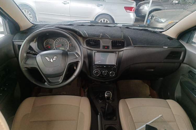Used Wuling Hongguang 2016 1.5L Restyled S Comfort Version Center Console