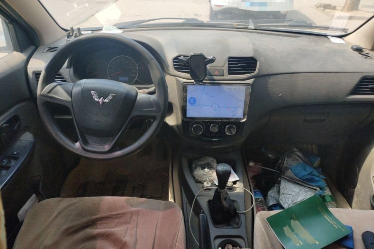 Used Wuling Hongguang 2016 1.5L S Comfort Version Center Console