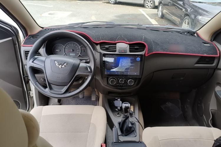 Used Wuling Hongguang 2016 1.5L Restyled S Comfort Version Center Console