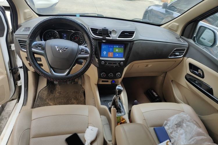 Used Wuling Hongguang 2016 1.5L S1 Deluxe Model China V-standard Center Console