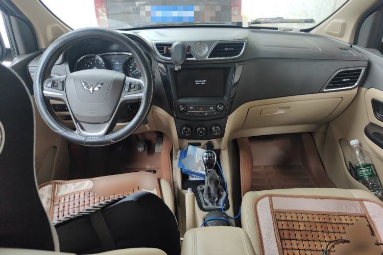 Used Wuling Hongguang 2016 1.5L S1 Deluxe Model China V-standard Center Console