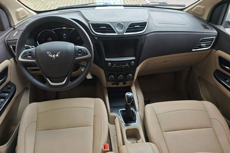Used Wuling Hongguang 2016 1.5L S1 Deluxe Model China V-standard Center Console