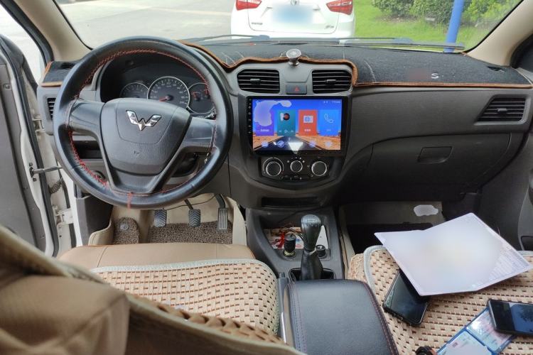 Used Wuling Hongguang 2016 1.5L S Comfort Version Center Console