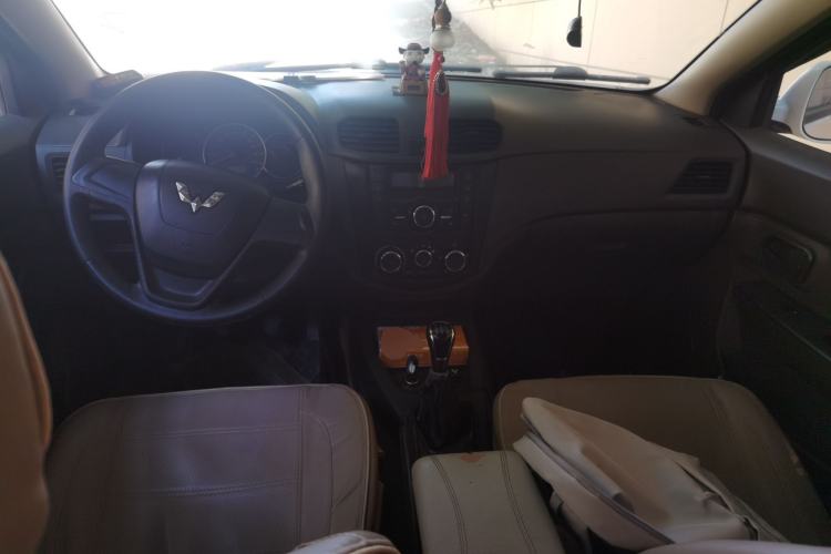 Used Wuling Hongguang 2016 1.5L S Comfort Version Center Console