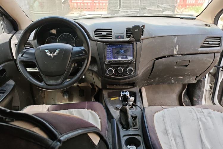 Used Wuling Hongguang 2016 1.5L Restyled S Comfort Version Center Console