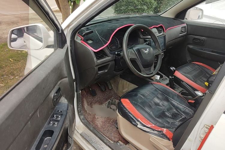 Used Wuling Hongguang 2016 1.5L S Comfort Version Driver Seat
