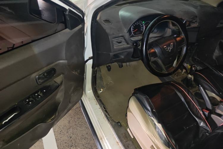 Used Wuling Hongguang 2016 1.5L Restyled S Comfort Version Driver Seat
