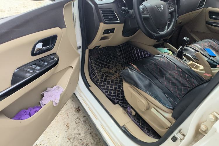 Used Wuling Hongguang 2016 1.5L S1 Deluxe Model China V-standard Driver Seat
