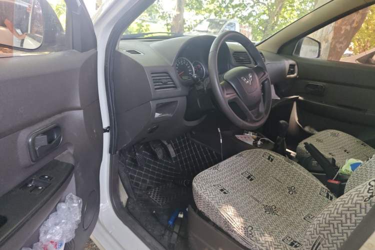 Used Wuling Hongguang 2016 1.5L S Comfort Version Driver Seat