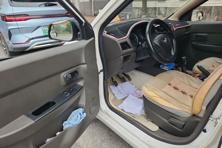 Used Wuling Hongguang 2016 1.5L Restyled S Comfort Version Driver Seat