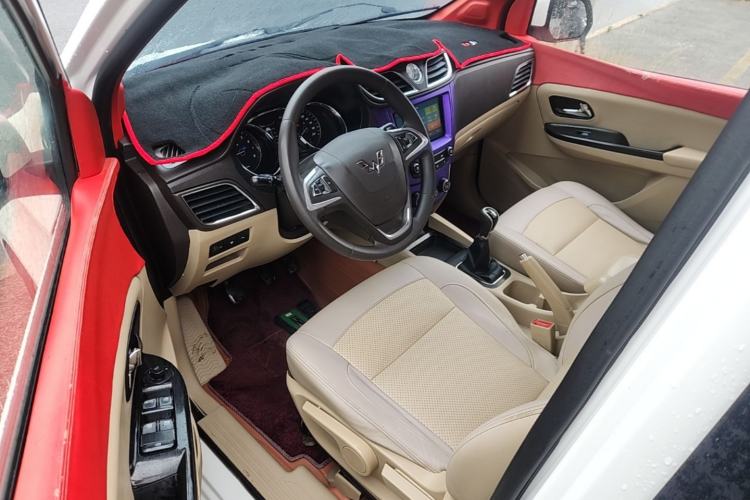 Used Wuling Hongguang 2016 1.5L S1 Deluxe Model China V-standard Driver Seat