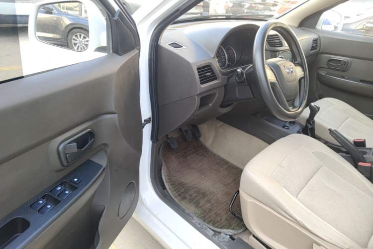 Used Wuling Hongguang 2016 1.5L Restyled S Comfort Version Driver Seat