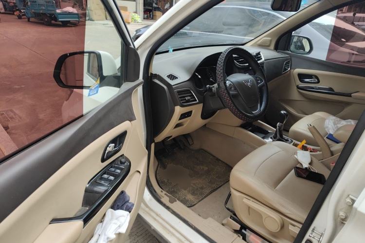 Used Wuling Hongguang 2016 1.5L S1 Deluxe Model China V-standard Driver Seat