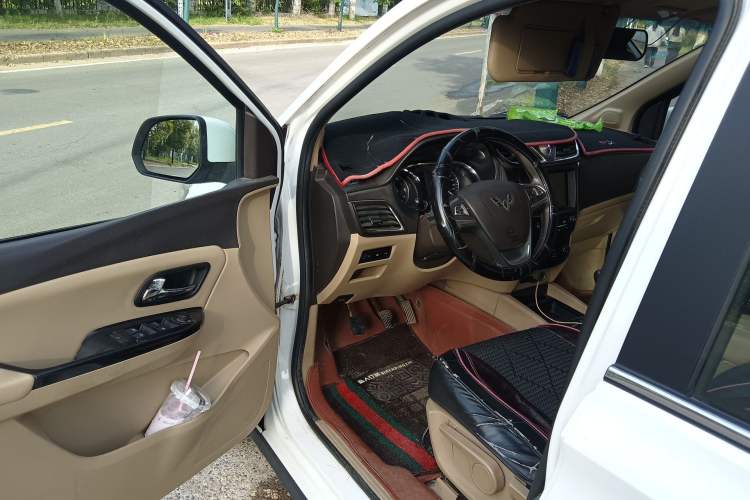 Used Wuling Hongguang 2016 1.5L S1 Deluxe Model China V-standard Driver Seat