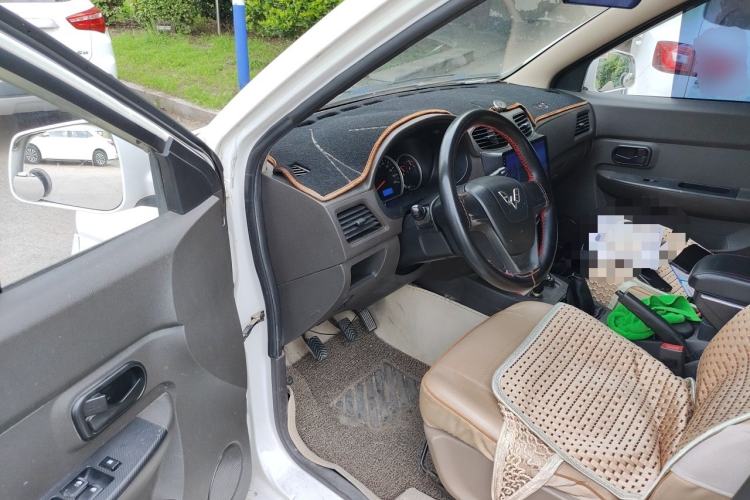 Used Wuling Hongguang 2016 1.5L S Comfort Version Driver Seat
