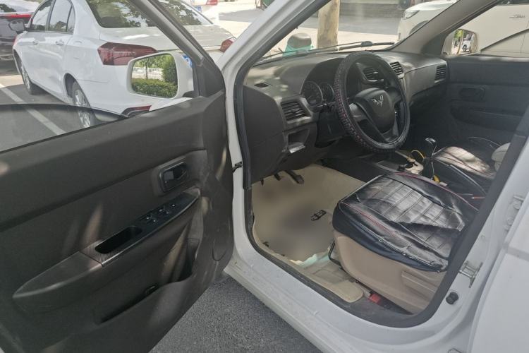Used Wuling Hongguang 2016 1.5L Restyled S Comfort Version Driver Seat