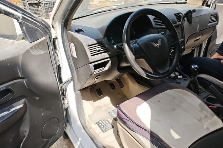 Used Wuling Hongguang 2016 1.5L Restyled S Comfort Version Driver Seat