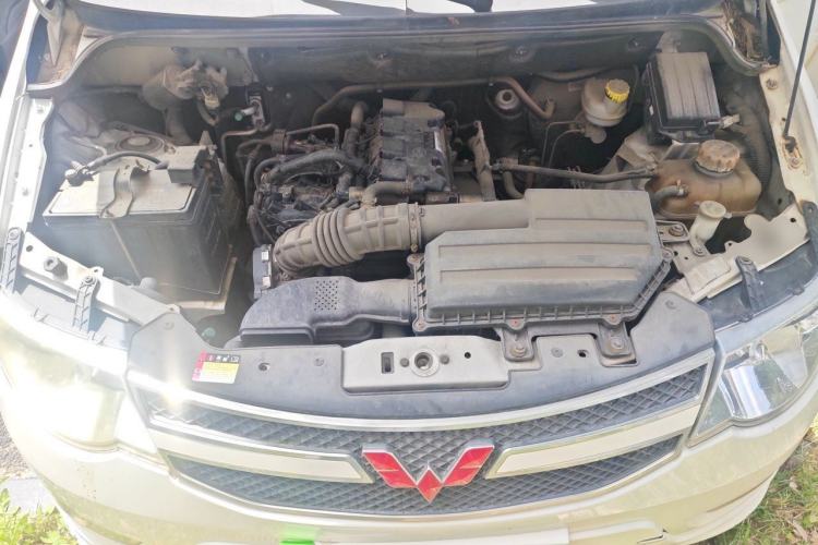 Used Wuling Hongguang 2016 1.5L S Comfort Version Engine Bay