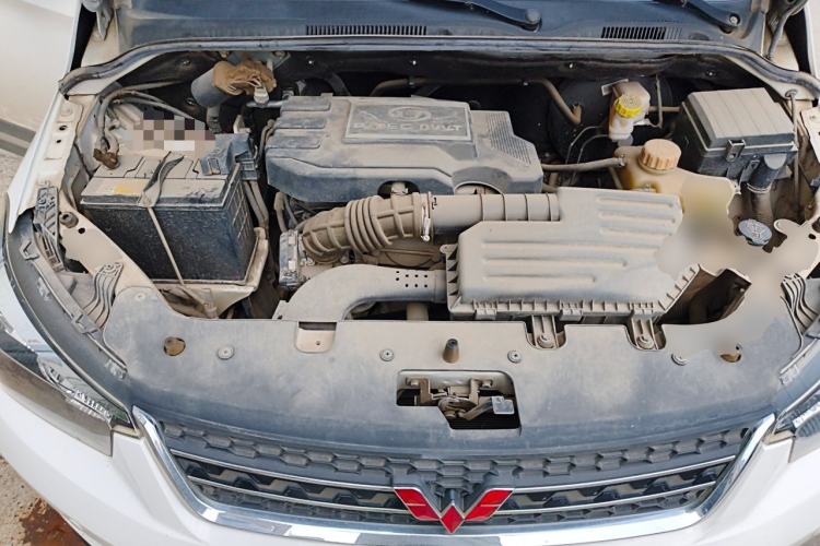 Used Wuling Hongguang 2016 1.5L S1 Deluxe Model China V-standard Engine Bay