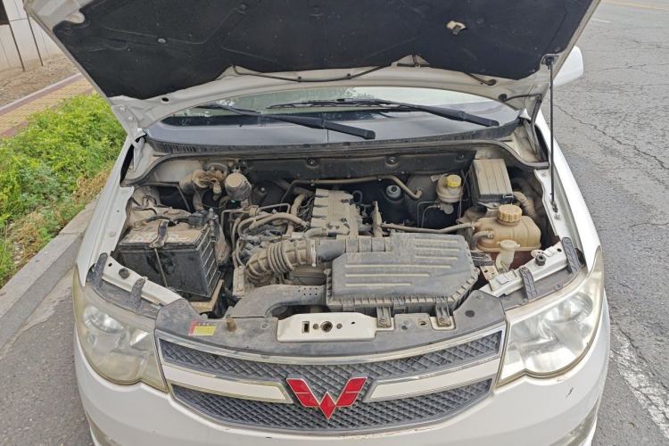 Used Wuling Hongguang 2016 1.5L Restyled S Comfort Version Engine Bay