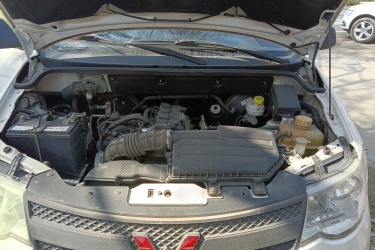 Used Wuling Hongguang 2016 1.5L S Comfort Version Engine Bay