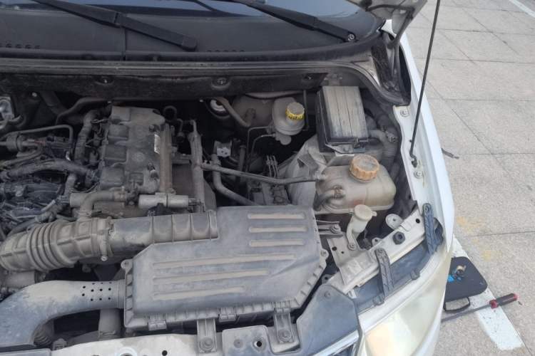 Used Wuling Hongguang 2016 1.5L Restyled S Comfort Version Engine Bay Left