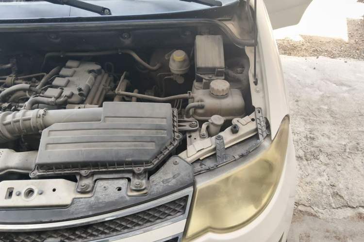 Used Wuling Hongguang 2016 1.5L Restyled S Comfort Version Engine Bay Left