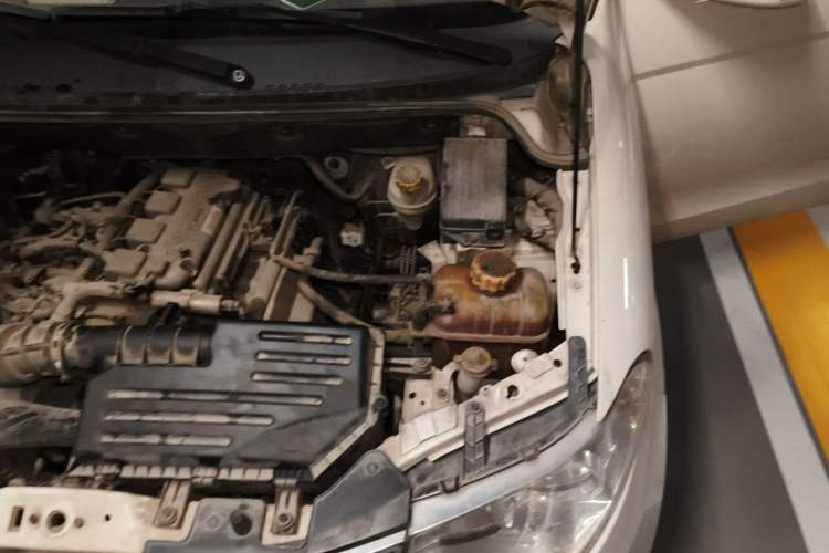 Used Wuling Hongguang 2016 1.5L Restyled S Comfort Version Engine Bay Left