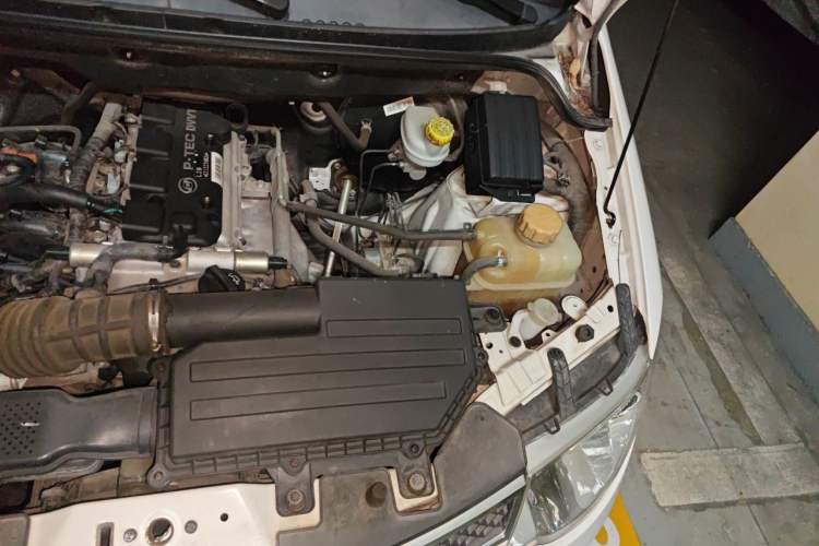 Used Wuling Hongguang 2016 1.5L Restyled S Comfort Version Engine Bay Left