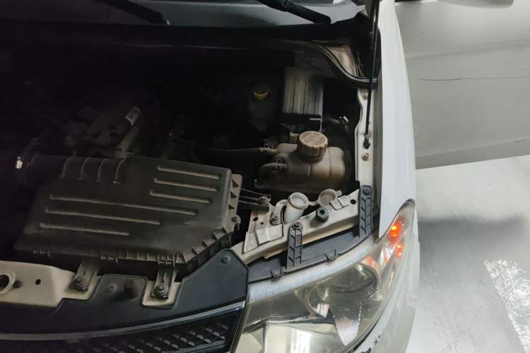 Used Wuling Hongguang 2016 1.5L Restyled S Comfort Version Engine Bay Left