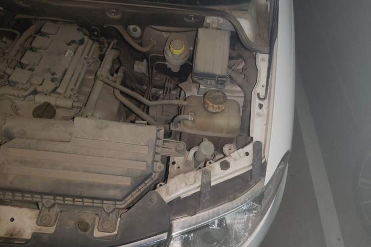 Used Wuling Hongguang 2016 1.5L Restyled S Comfort Version Engine Bay Left
